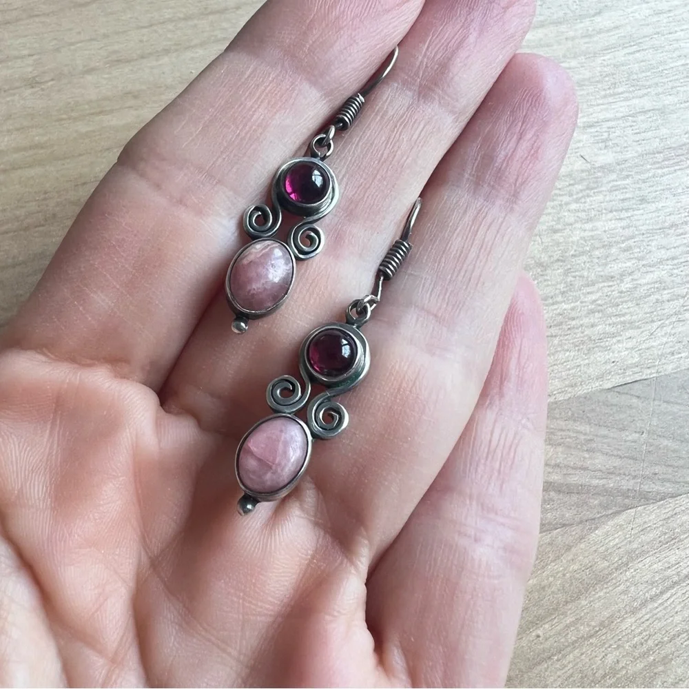 Vintage style 925 Sterling silver spiral pink gemstone dangle earrings
